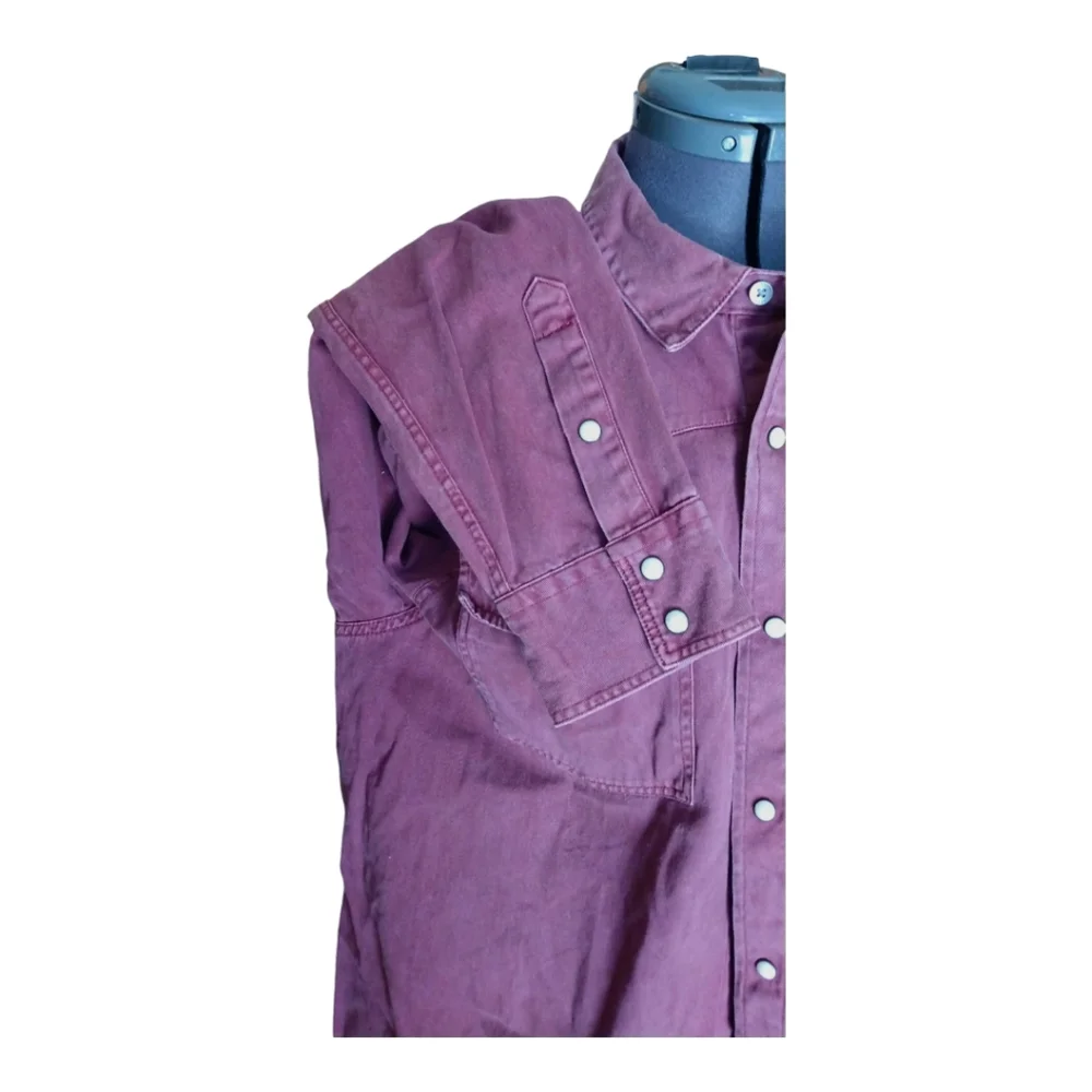 True Religion men's burgundy long sleeve snap front shirt. XL